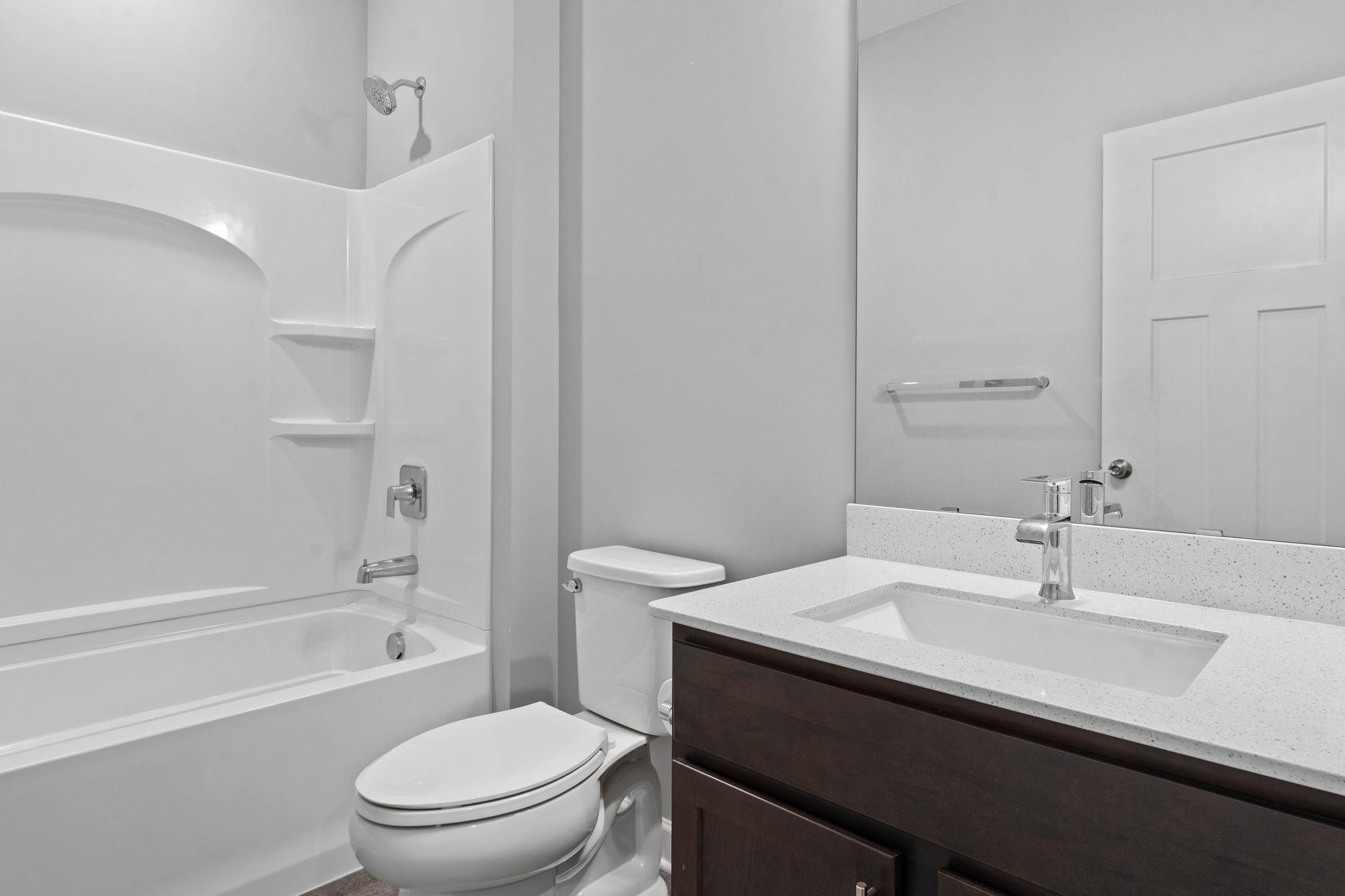 39-web-or-mls-7381 Emily Cir-18.jpg