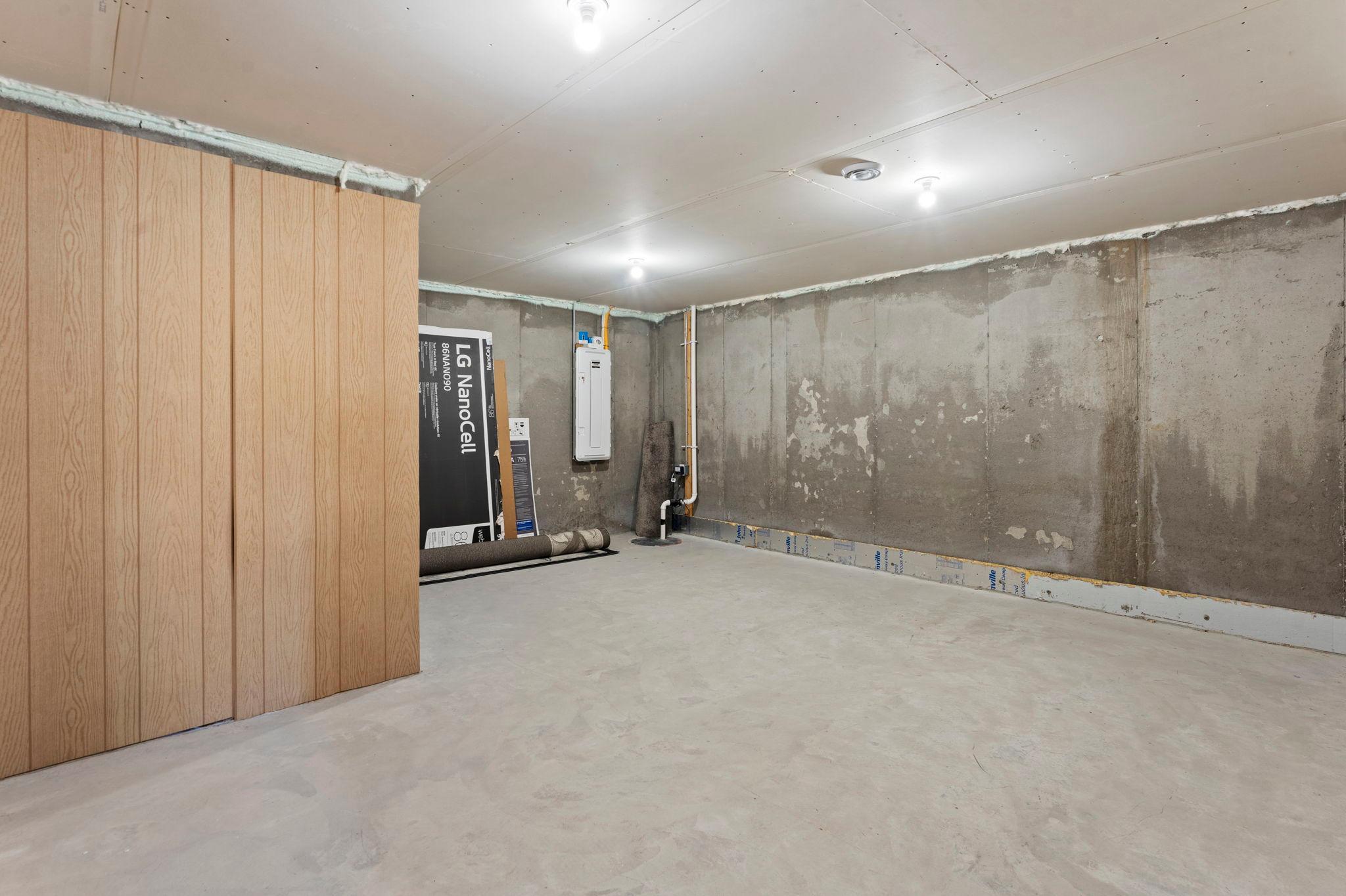 55-web-or-mls-7381 Emily Cir-223.jpg