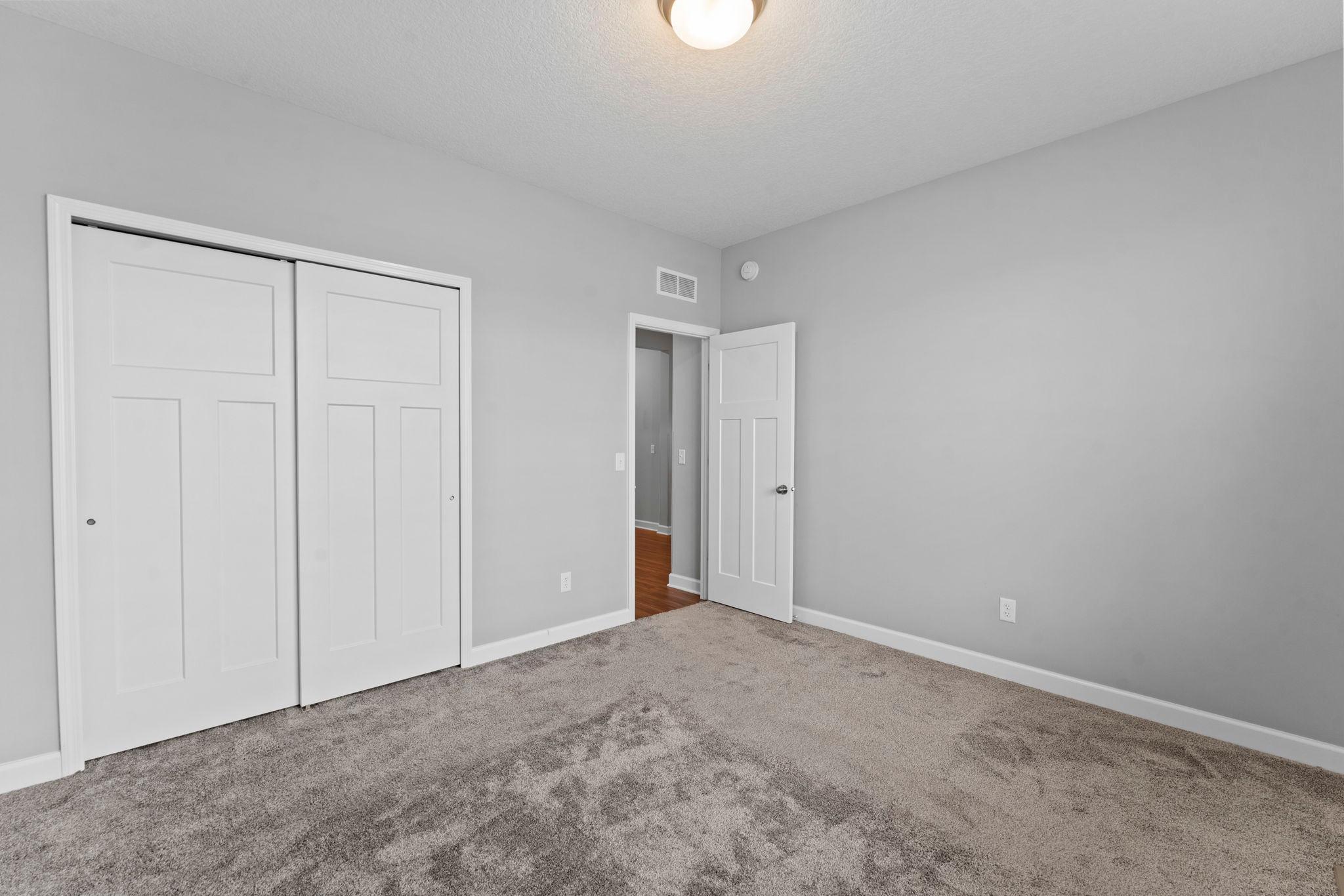 38-web-or-mls-7381 Emily Cir-13.jpg