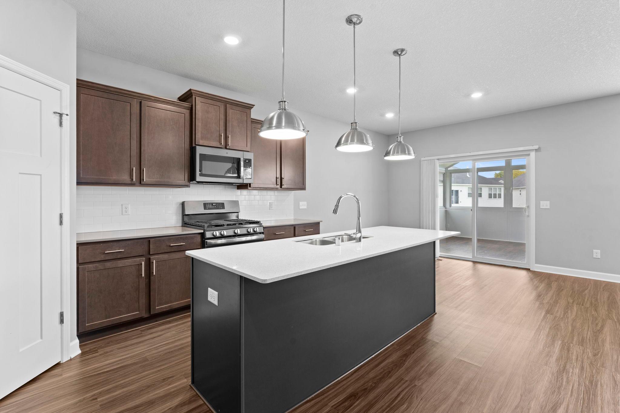 23-web-or-mls-7381 Emily Cir-43.jpg