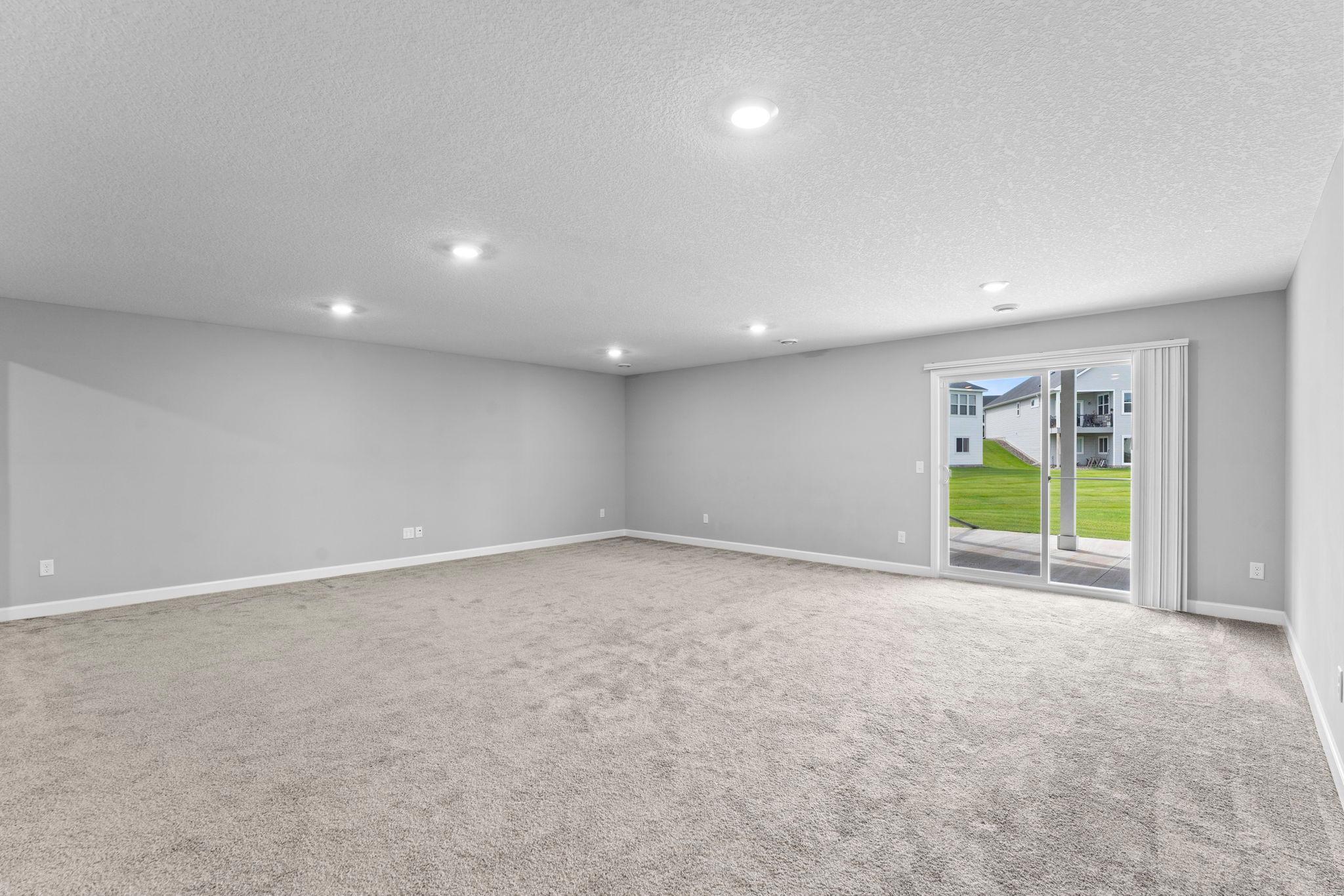 46-web-or-mls-7381 Emily Cir-188.jpg