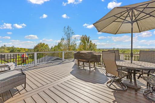 Step outside to enjoy the Mississippi River Valley views