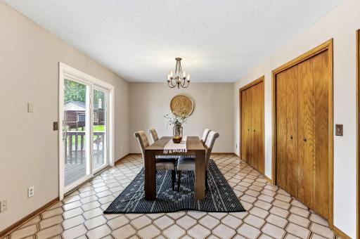 17330 Ipswich Way, Lakeville, MN 55044
