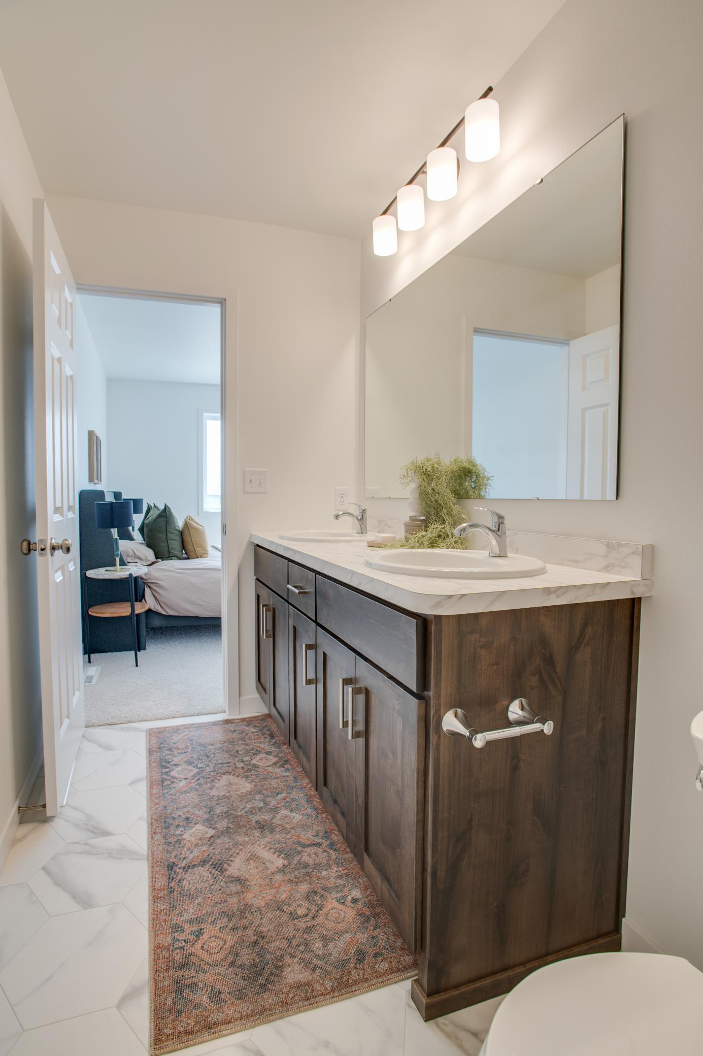 2522_38TH_AVE_S_STAGED-26.jpg