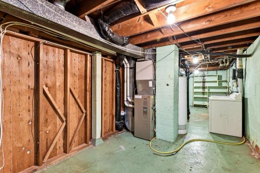 548 82nd Avenue NE, Spring Lake Park, MN 55432