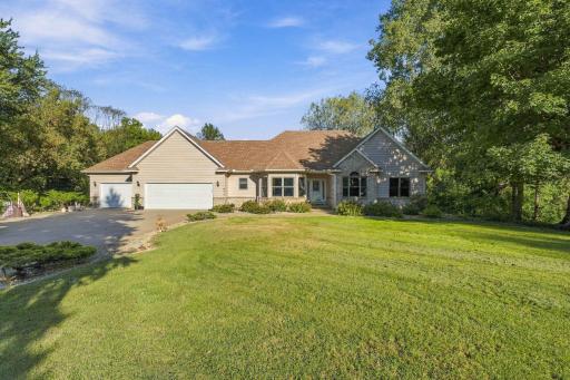 975 Jewel Avenue N, Lake Elmo, MN 55042