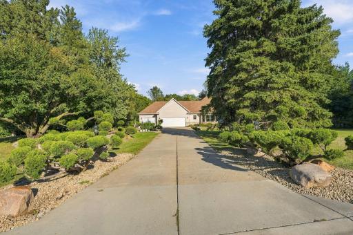 975 Jewel Avenue N, Lake Elmo, MN 55042