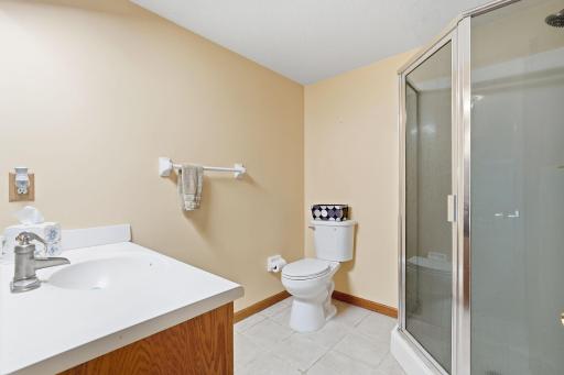 975 Jewel Avenue N, Lake Elmo, MN 55042