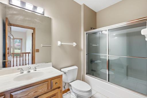 975 Jewel Avenue N, Lake Elmo, MN 55042