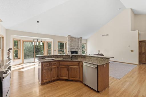 975 Jewel Avenue N, Lake Elmo, MN 55042