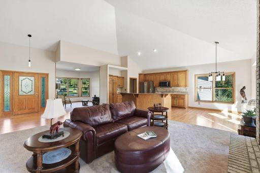 975 Jewel Avenue N, Lake Elmo, MN 55042