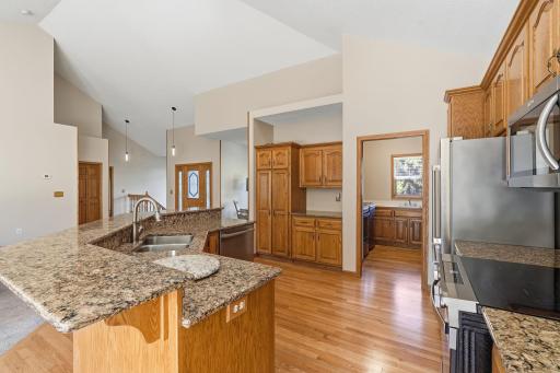 975 Jewel Avenue N, Lake Elmo, MN 55042