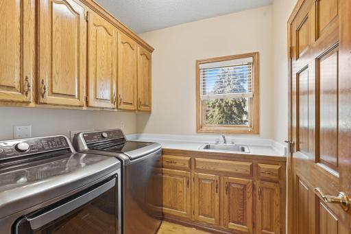 975 Jewel Avenue N, Lake Elmo, MN 55042