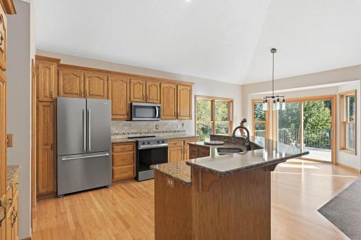 975 Jewel Avenue N, Lake Elmo, MN 55042