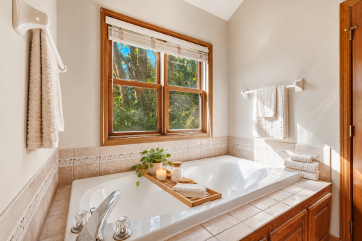 975 Jewel Avenue N, Lake Elmo, MN 55042
