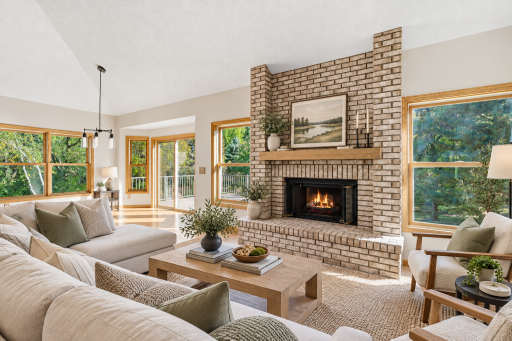 975 Jewel Avenue N, Lake Elmo, MN 55042