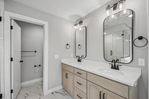 Dual Vanities with Ample Counter Space and Storage