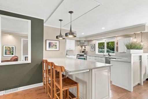 22-web-or-mls-6109_Tingdale_Avenue_Minneapolis_011.jpg