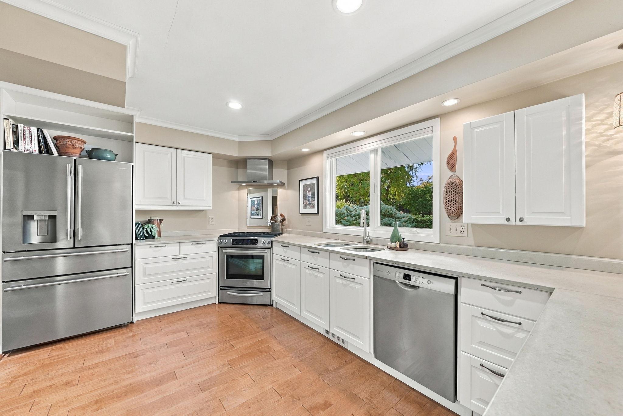 24-web-or-mls-6109_Tingdale_Avenue_Minneapolis_006.jpg