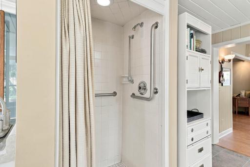 38-web-or-mls-6109_Tingdale_Avenue_Minneapolis_029.jpg