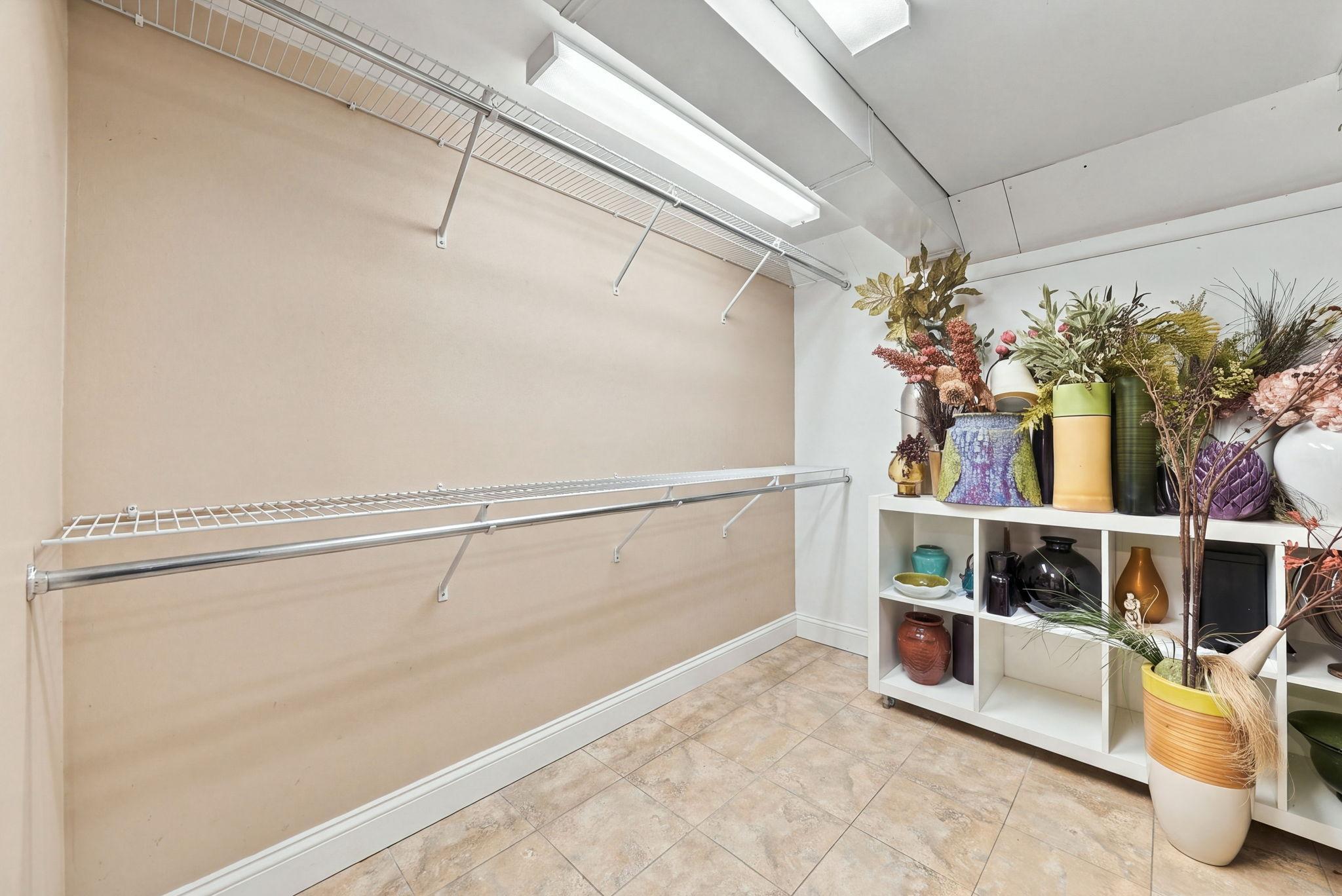 75-web-or-mls-6109_Tingdale_Avenue_Minneapolis_042.jpg