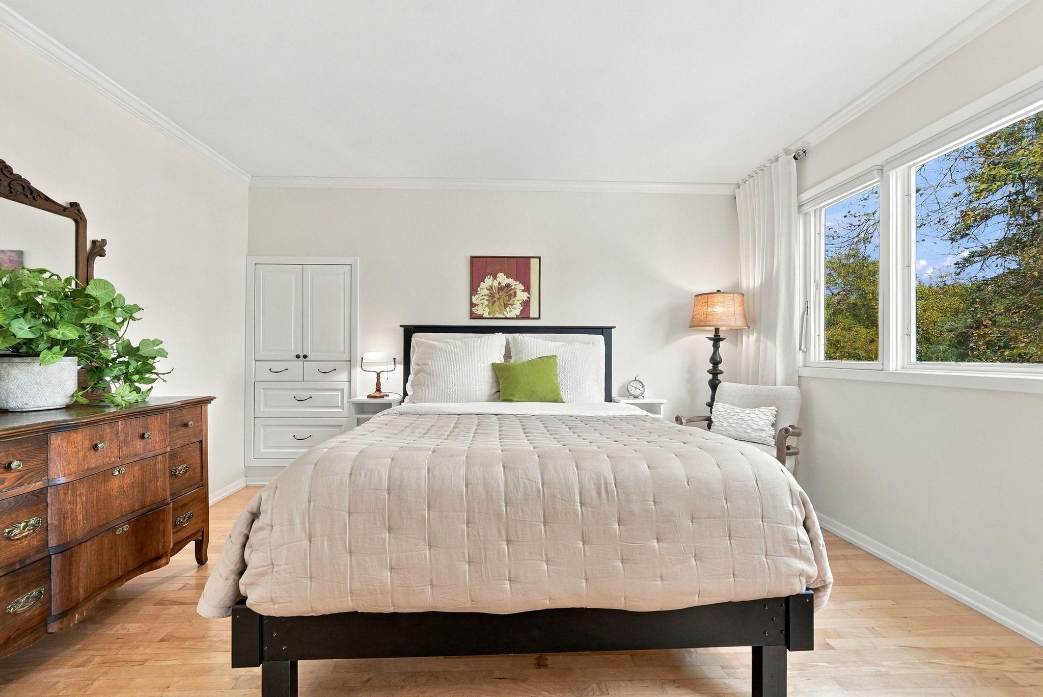 59-web-or-mls-6109_Tingdale_Avenue_Minneapolis_053.jpg