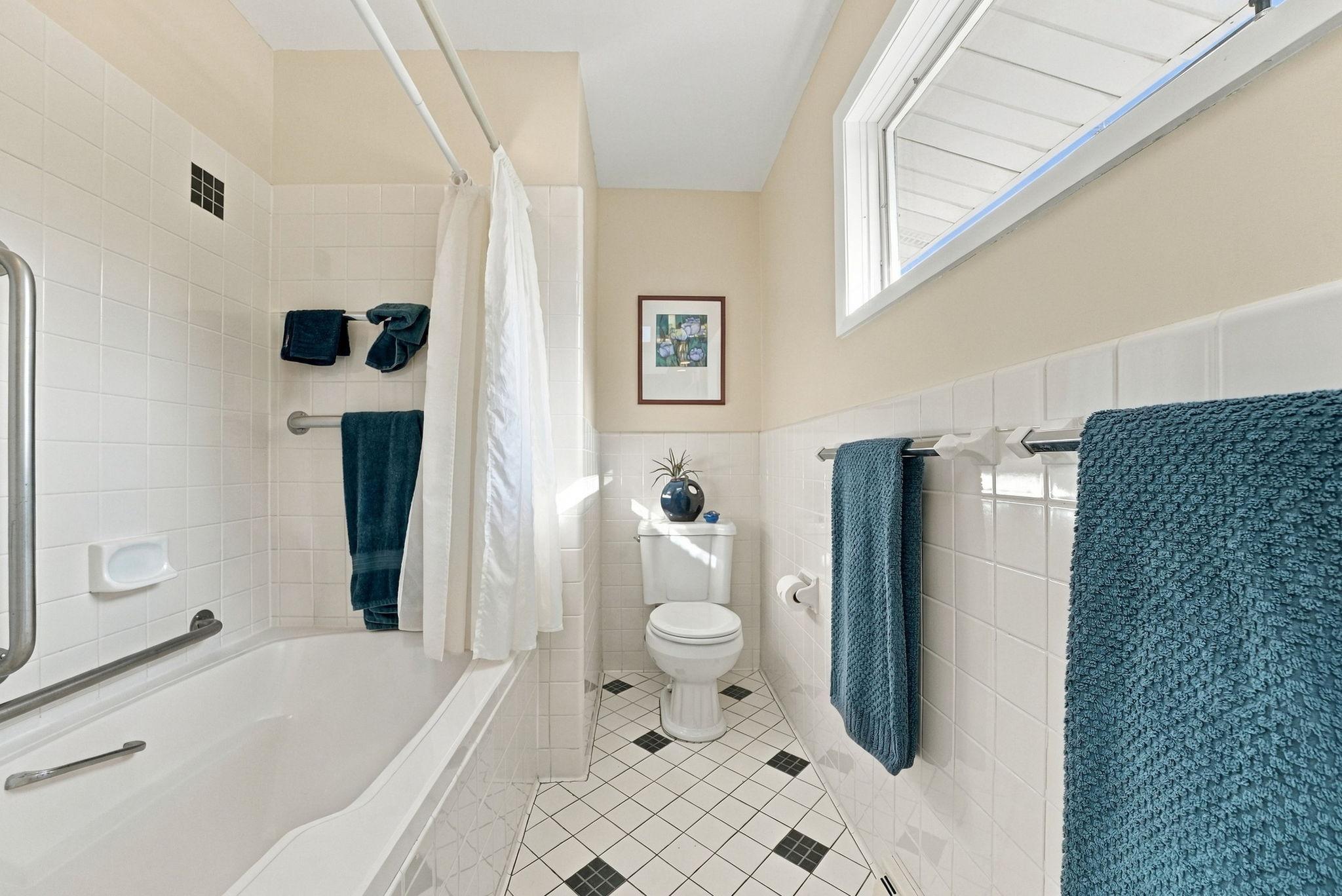 69-web-or-mls-6109_Tingdale_Avenue_Minneapolis_062.jpg