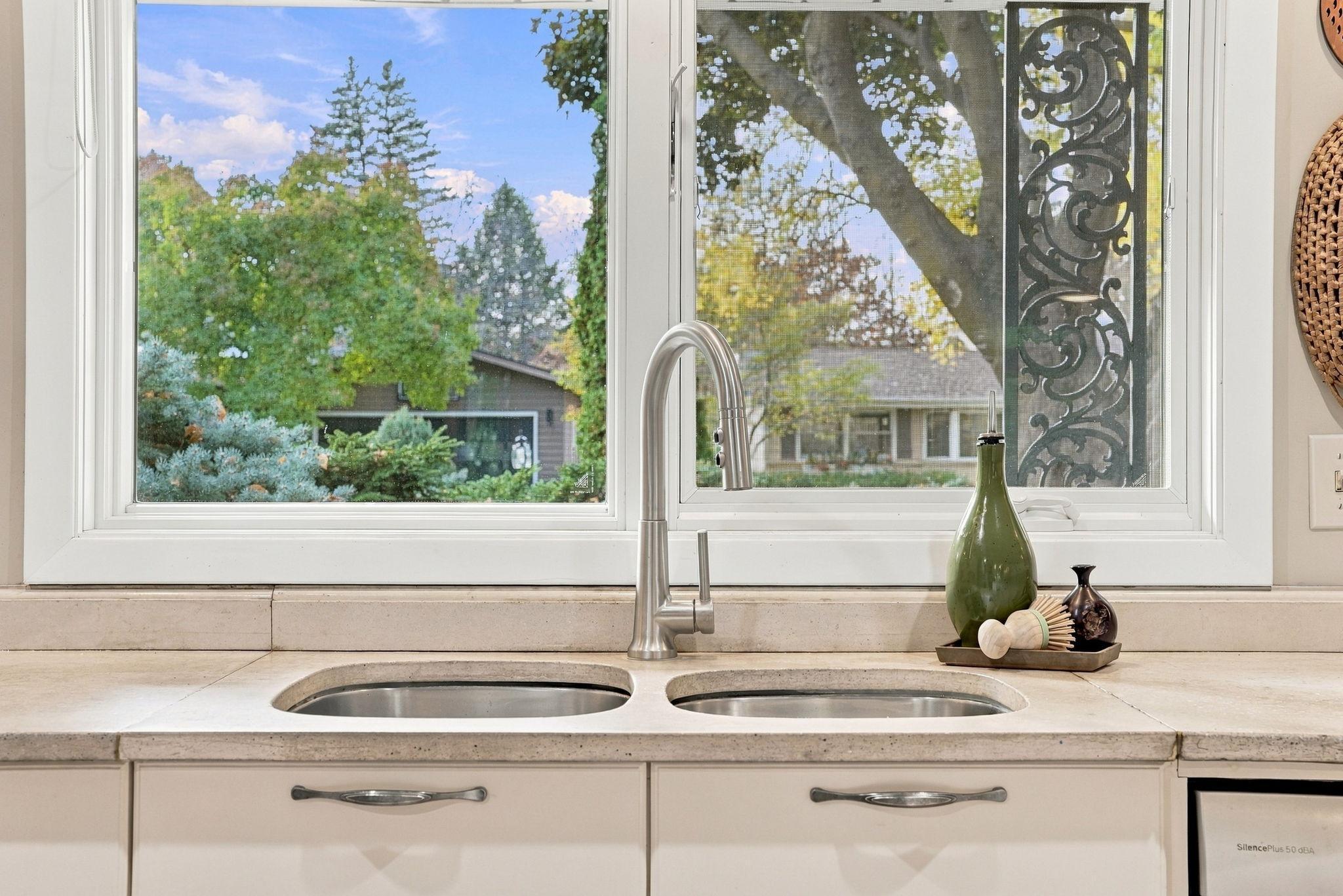 31-web-or-mls-6109_Tingdale_Avenue_Minneapolis_088.jpg