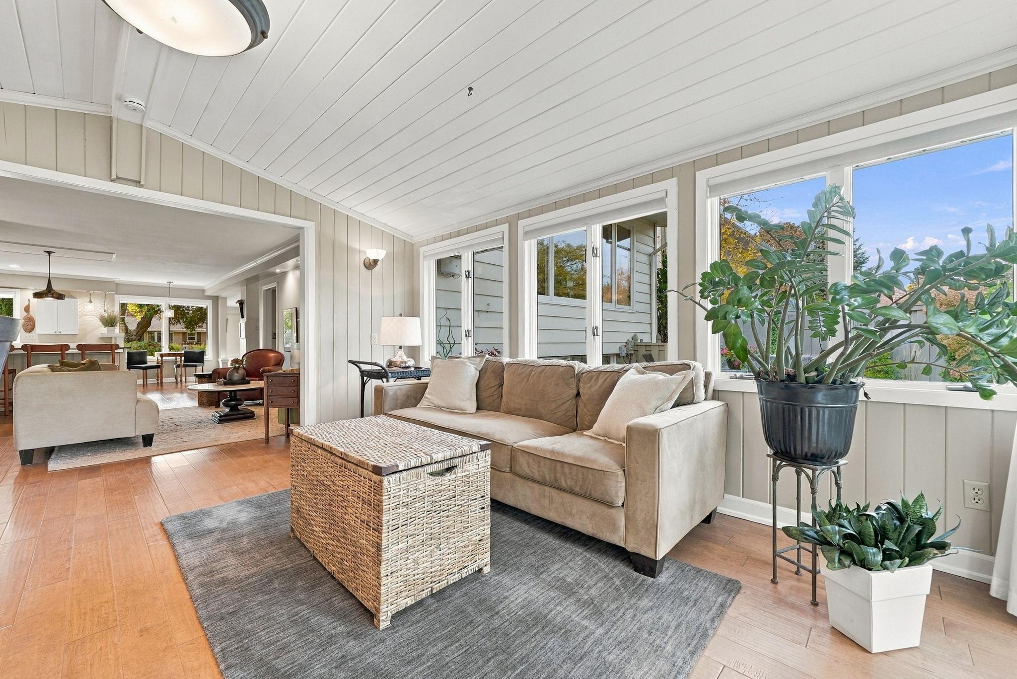 17-web-or-mls-6109_Tingdale_Avenue_Minneapolis_022.jpg