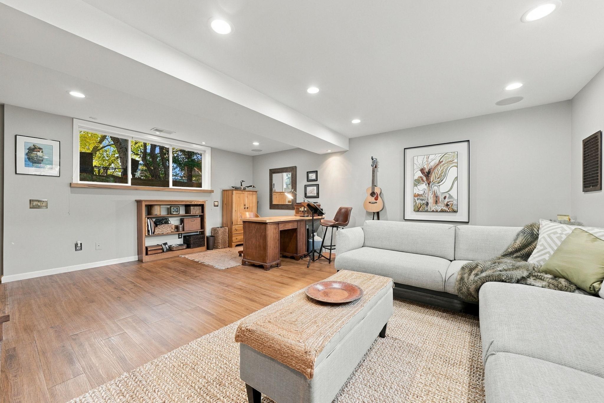 46-web-or-mls-6109_Tingdale_Avenue_Minneapolis_036.jpg