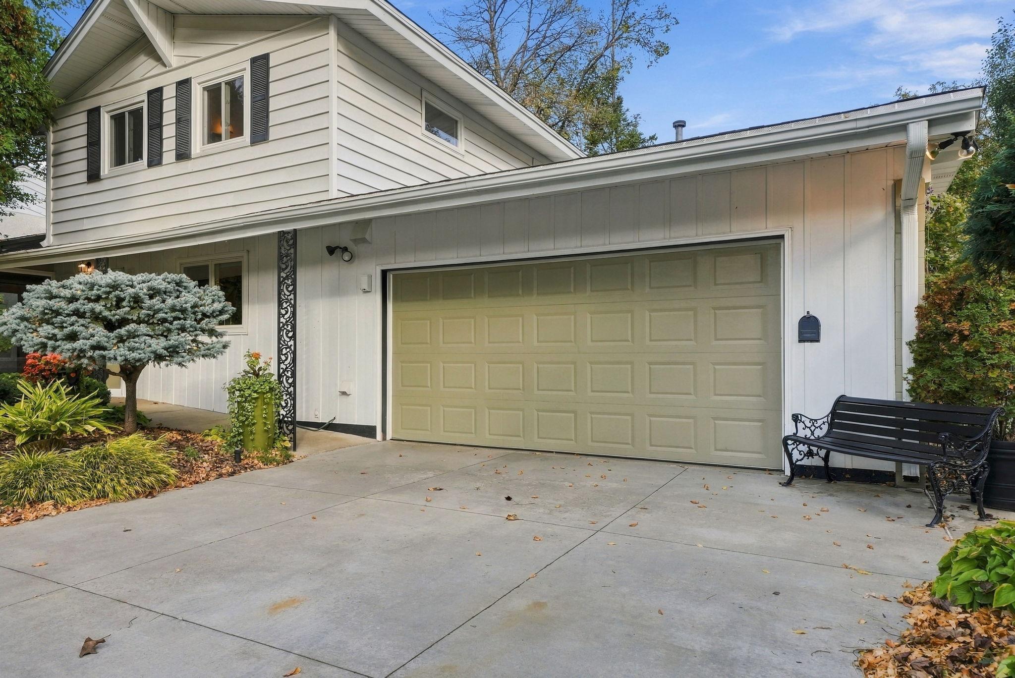 82-web-or-mls-6109_Tingdale_Avenue_Minneapolis_069.jpg