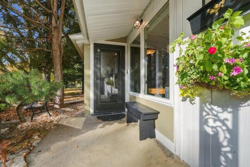 79-web-or-mls-6109_Tingdale_Avenue_Minneapolis_066.jpg