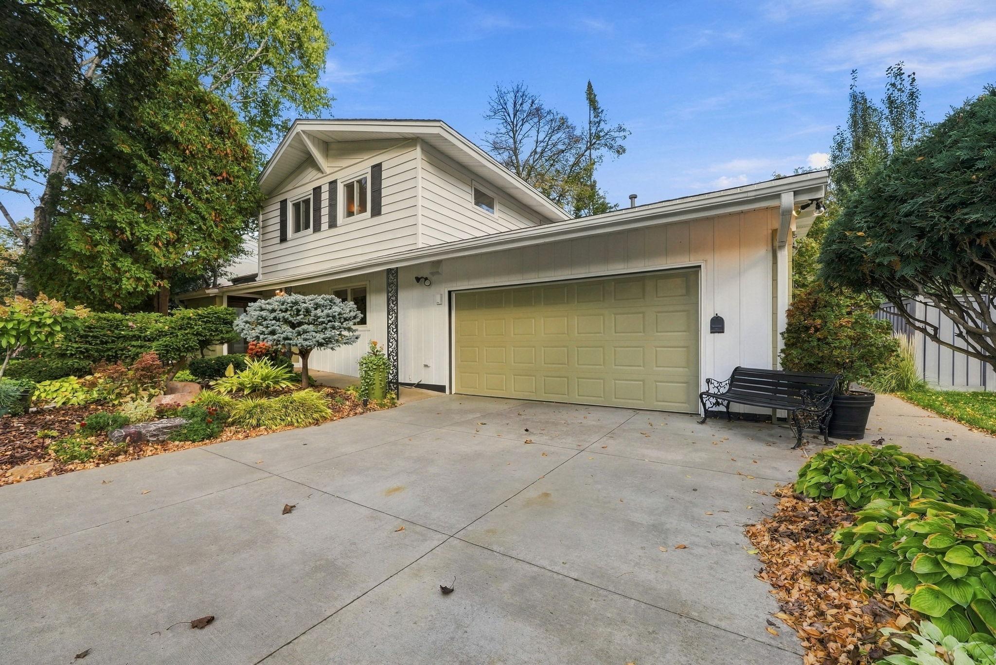 83-web-or-mls-6109_Tingdale_Avenue_Minneapolis_070.jpg