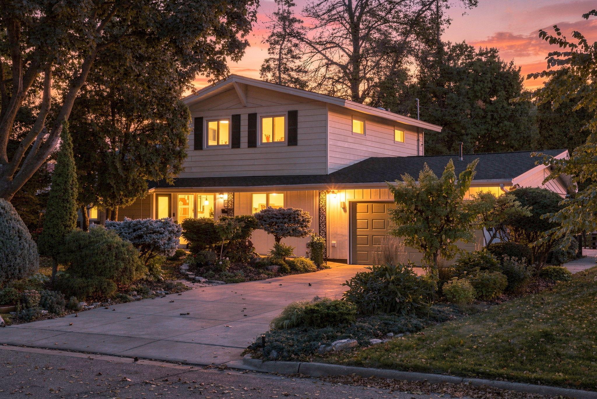 Twilight view at 6109 Tingdale