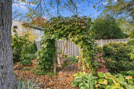92-web-or-mls-6109_Tingdale_Avenue_Minneapolis_079.jpg
