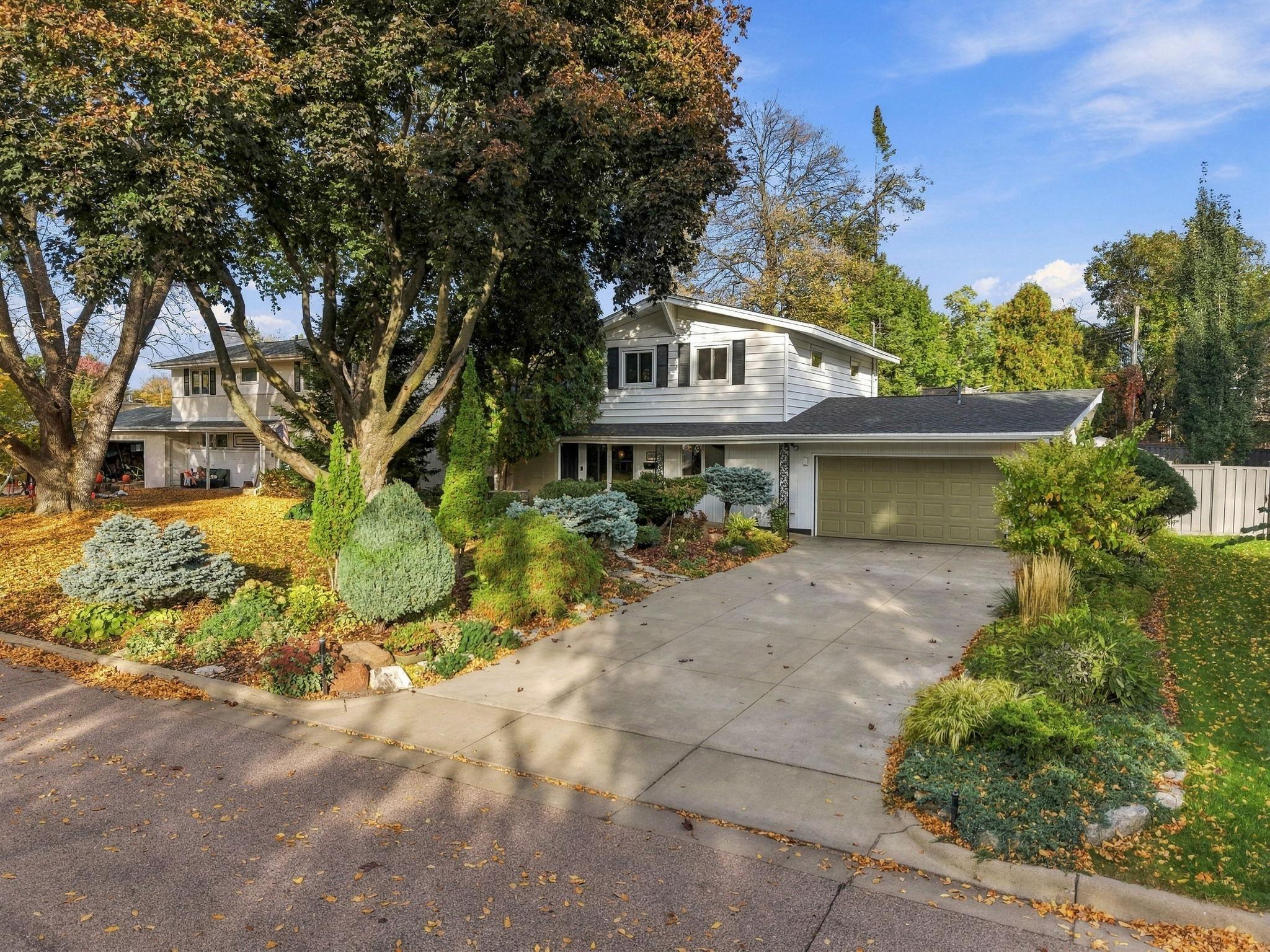 108-web-or-mls-6109_Tingdale_Avenue_Minneapolis_110.jpg
