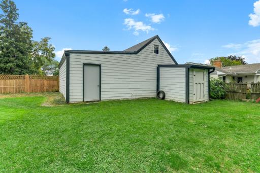 817 Kenwood Lane, Maplewood, MN 55117