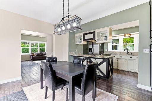 817 Kenwood Lane, Maplewood, MN 55117
