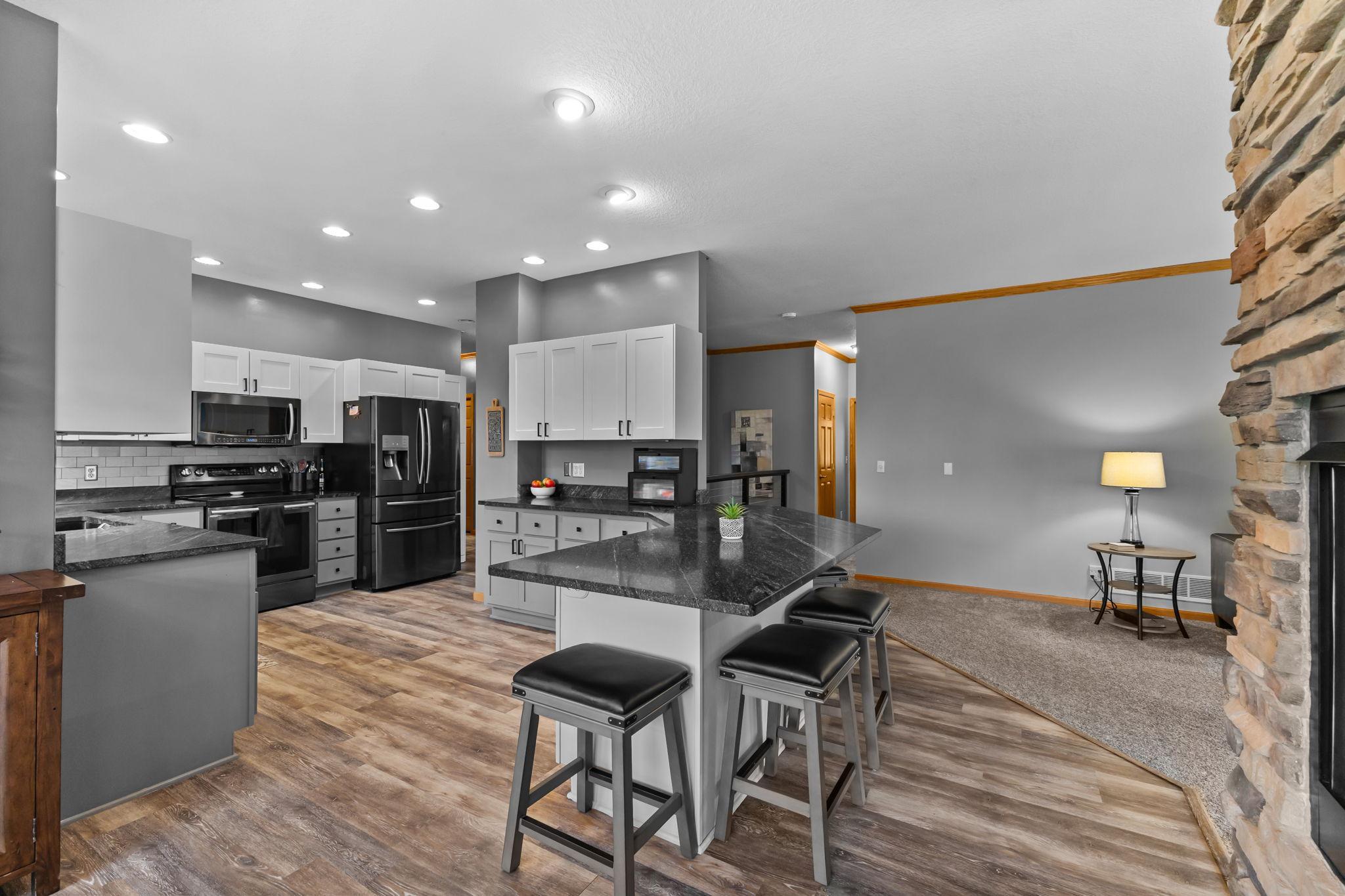 Vivid Spaces_28329 Lakeside Ln_017.JPG