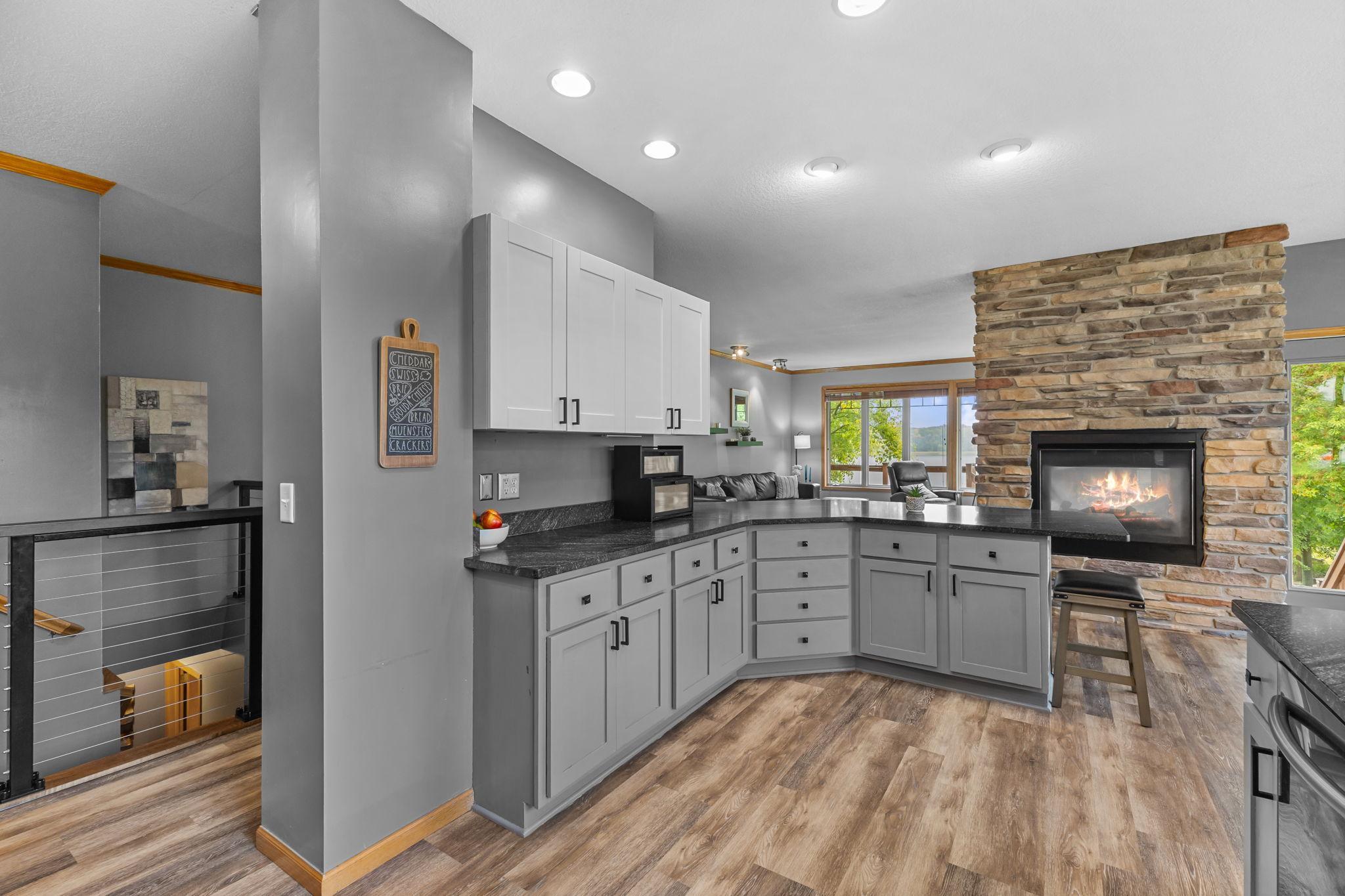 Vivid Spaces_28329 Lakeside Ln_013.JPG