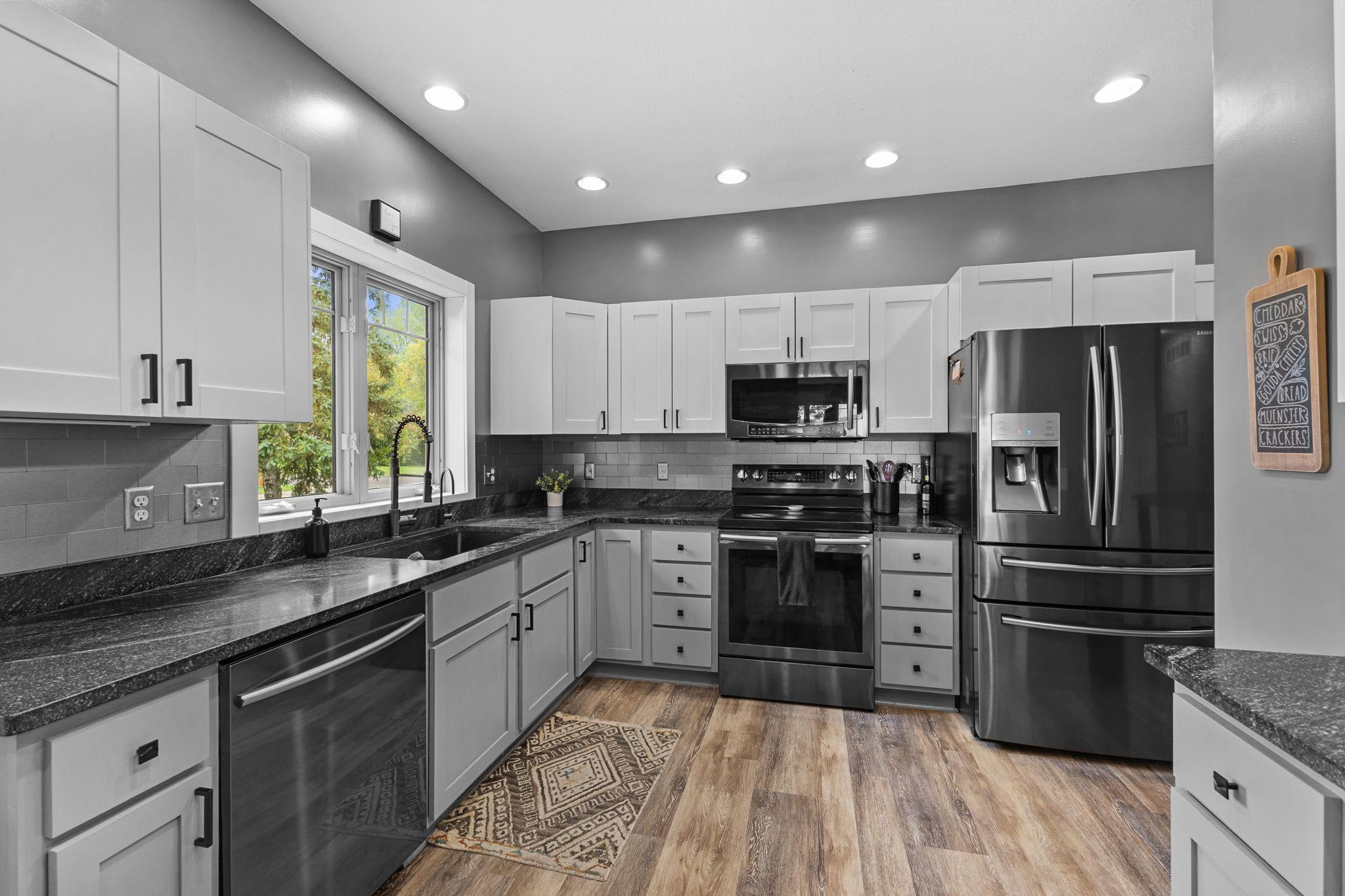 Vivid Spaces_28329 Lakeside Ln_015.JPG