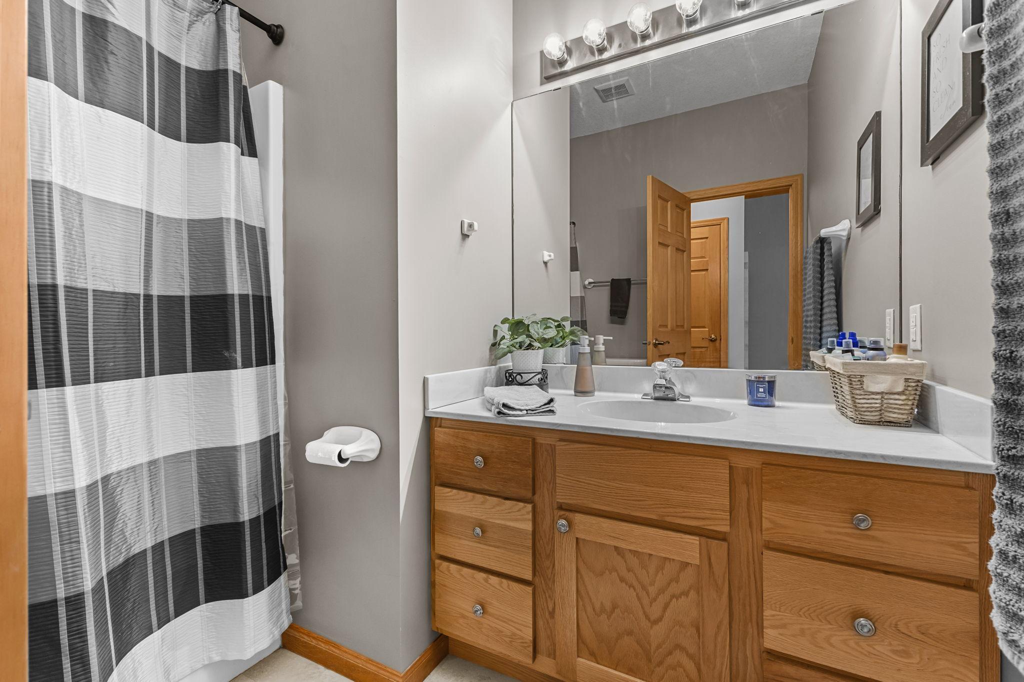 Vivid Spaces_28329 Lakeside Ln_032.JPG