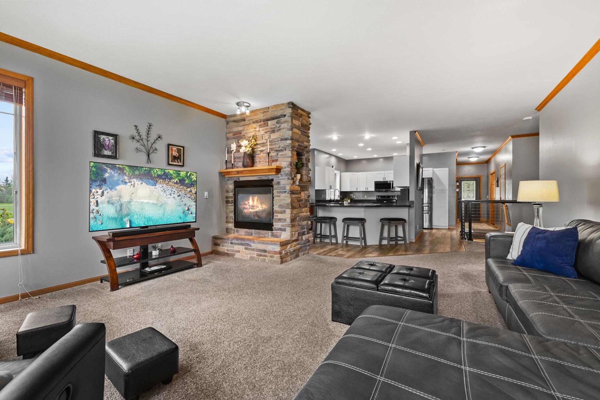 Vivid Spaces_28329 Lakeside Ln_025.JPG