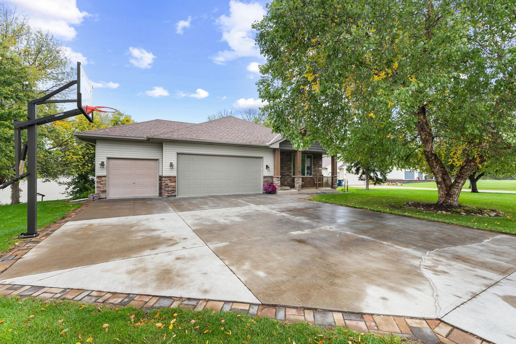 Vivid Spaces_28329 Lakeside Ln_001.JPG