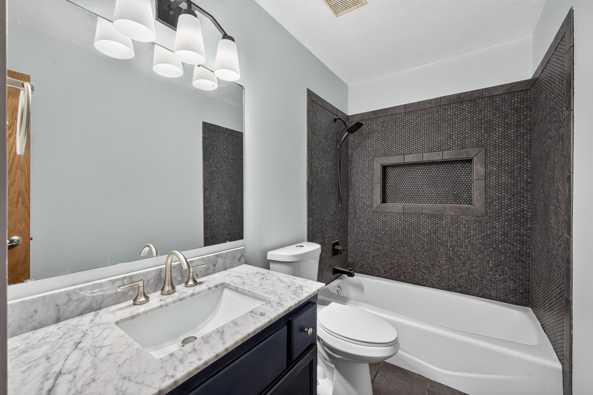 14_5660_Highland14_mls.jpg