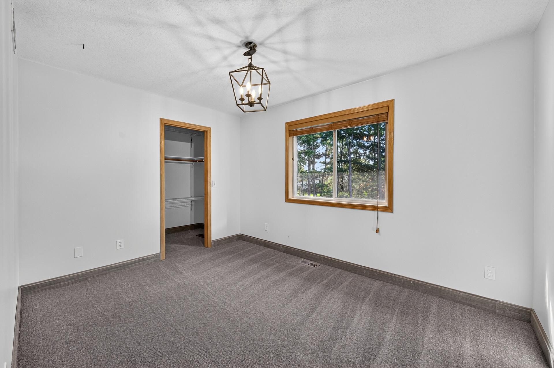 15_5660_Highland15_mls.jpg