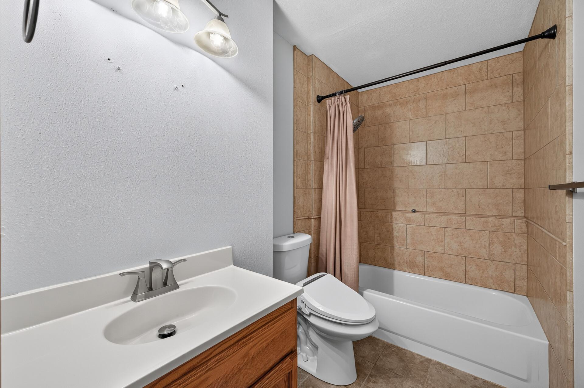 22_5660_Highland22_mls.jpg