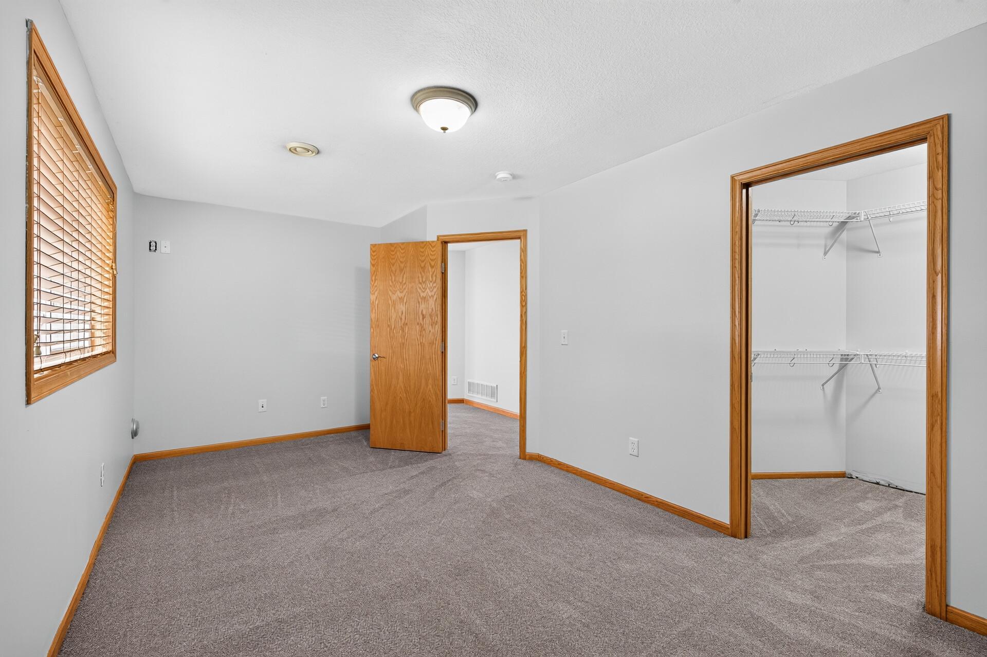 21_5660_Highland21_mls.jpg