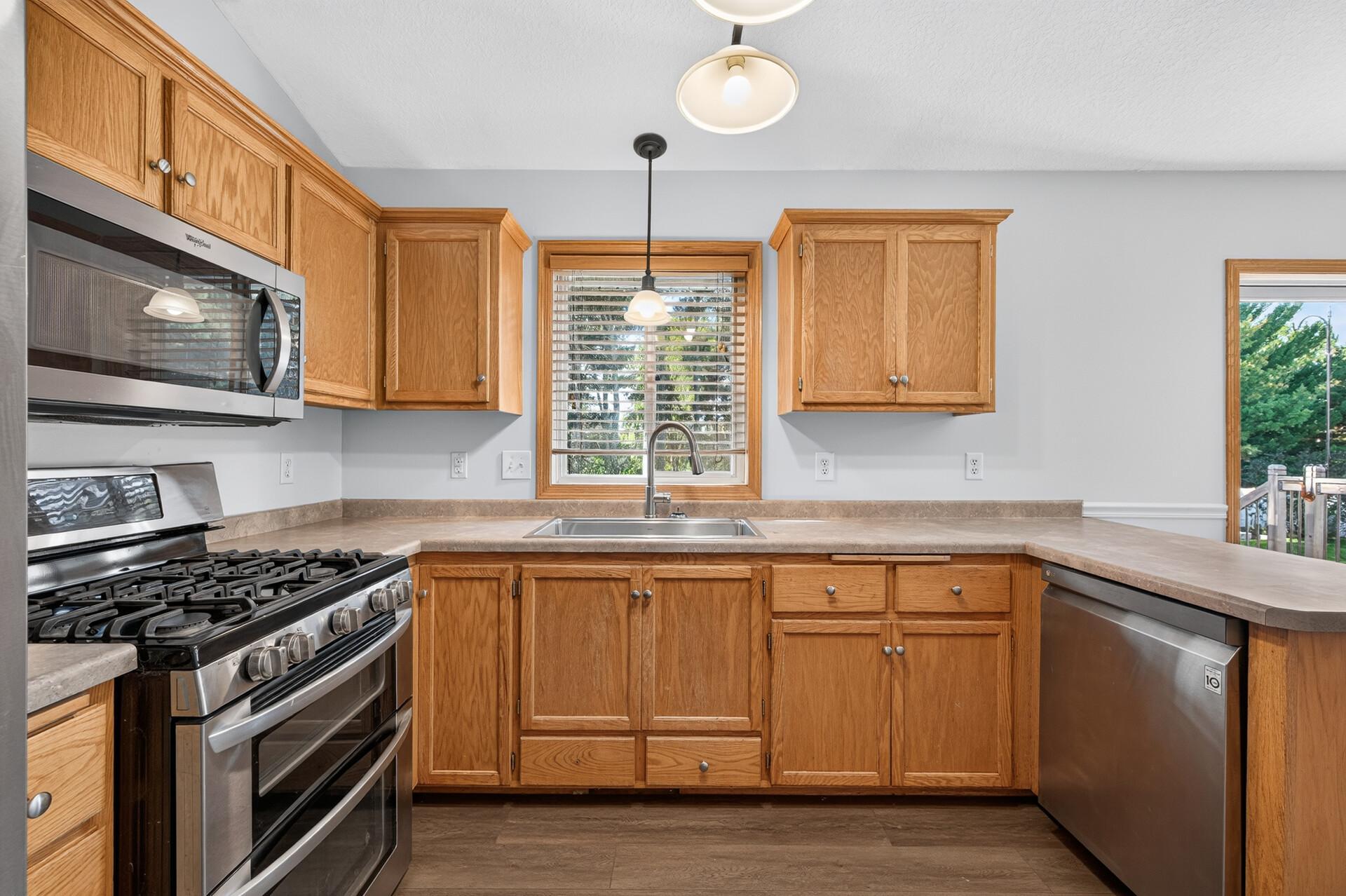 10_5660_Highland10_mls.jpg