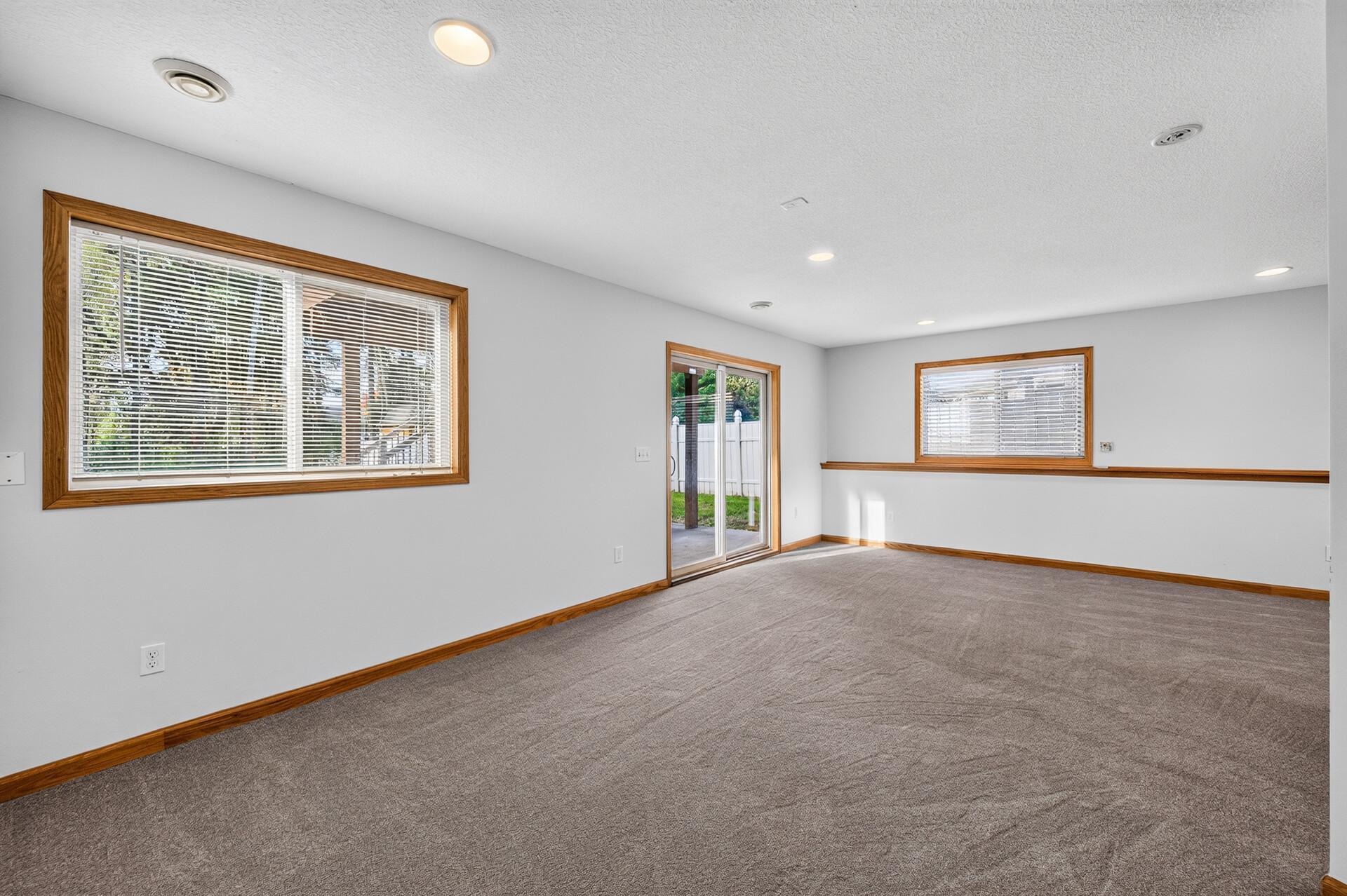 19_5660_Highland19_mls.jpg